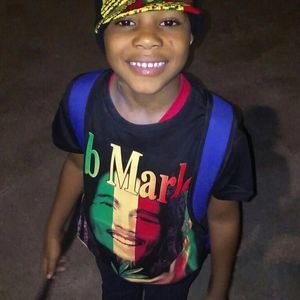 Meet your Posher, Amoy